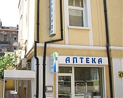 Ще умре ли кварталната аптека
